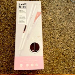 Luxe + Willow Bio Swirl 2-in-1 Straightener & Curling Iron NEW in box.